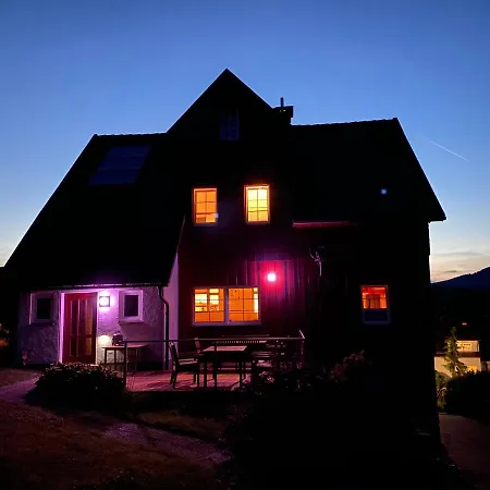 Konukevi Kleines Berghaus 4*