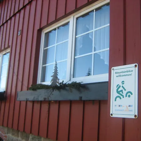 Konukevi Kleines Berghaus 4*