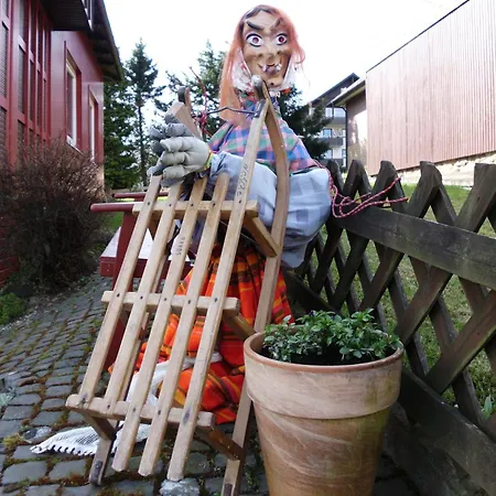 Konukevi Kleines Berghaus 4*